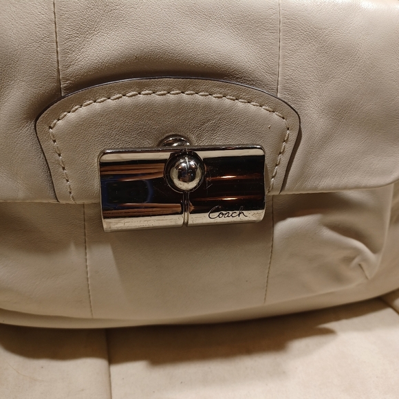 Coach Kristin - Picture 3 of 10